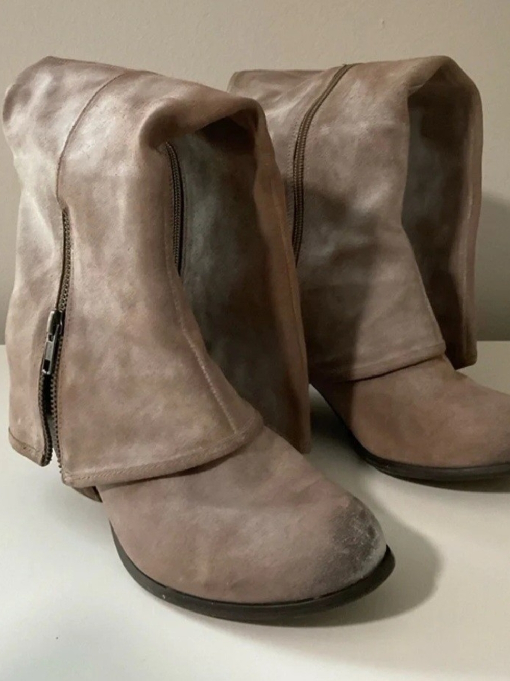 Fergalicious ledger boot Taupe - Size 7.5